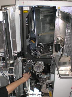 Intrieur de la machine pour le dveloppement automatique des cassettes